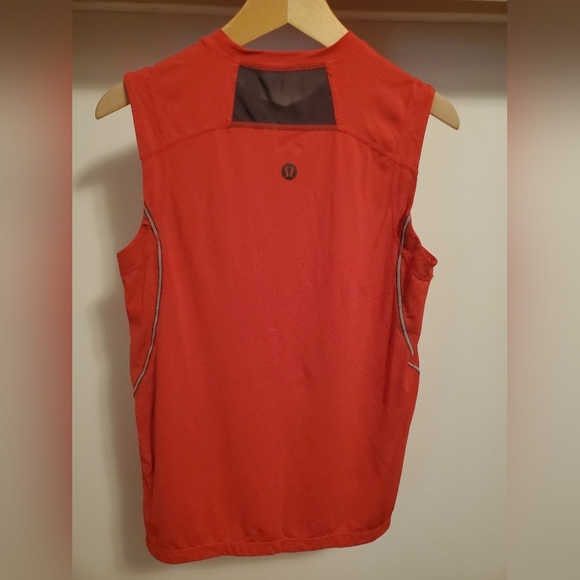 Lululemon athletica Men Tank top. Run. Red and dark grey. Size XS. - Picture 2 of 5